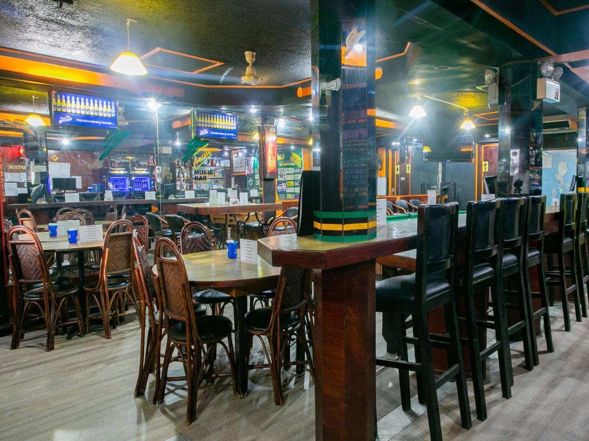 OYO 722 Slouch Hat Inn Manila Exterior foto